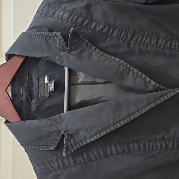 H&M Black Denim Short Waist Jacket Womens Sz 8 - Picture 2 of 9